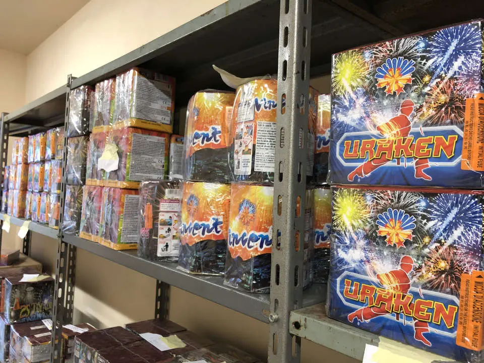 Assortimento nel deposito pirotecnico